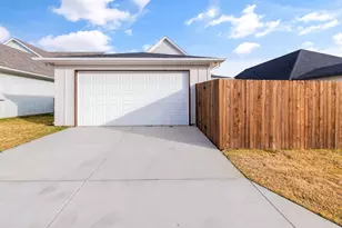 205 W 7th St, Justin, TX 76247 - Photo 39