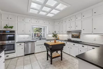 9631 Hilldale Drive, Dallas, TX 75231 - Photo 11