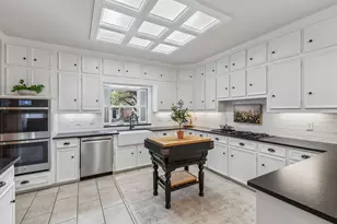 9631 Hilldale Dr, Dallas, TX 75231 - Photo 11