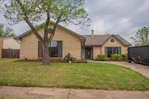 3825 Hackberry Ln, Bedford, TX 76021 - Photo 9