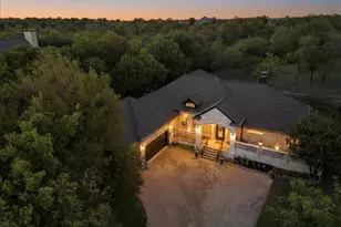 804 Carrie Ln, Lakewood Village, TX 75068 - Photo 3