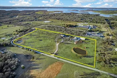 11559 Merrill Road, Pilot Point, TX 76258 - Photo 9