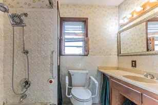 610 N Joyce St, Lacy Lakeview, TX 76705 - Photo 19