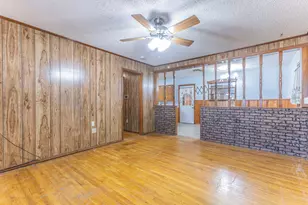 610 N Joyce St, Lacy Lakeview, TX 76705 - Photo 17