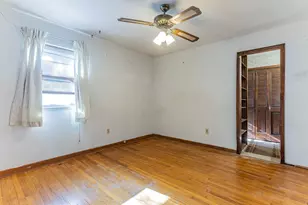 610 N Joyce St, Lacy Lakeview, TX 76705 - Photo 13