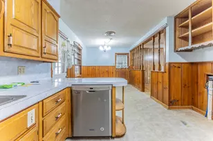 610 N Joyce St, Lacy Lakeview, TX 76705 - Photo 9