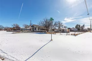 1902 Bristol Dr, Sweetwater, TX 79556 - Photo 23