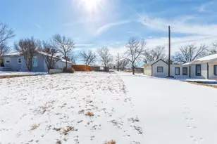 1902 Bristol Dr, Sweetwater, TX 79556 - Photo 29