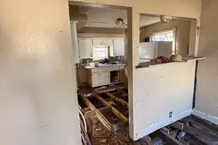 5122 Fitzhugh Ave, Fort Worth, TX 76105 - Photo 9