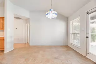 637 Manchester Dr, Mansfield, TX 76063 - Photo 5