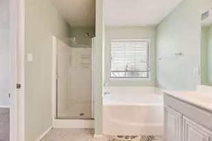 637 Manchester Dr, Mansfield, TX 76063 - Photo 11