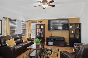 1128 Deer Valley Ln, Arlington, TX 76001 - Photo 11