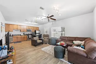 2410 S 2nd St, Waco, TX 76706 - Photo 5