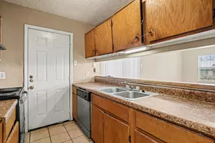 10328 Chelmsford Dr, Dallas, TX 75217 - Photo 11