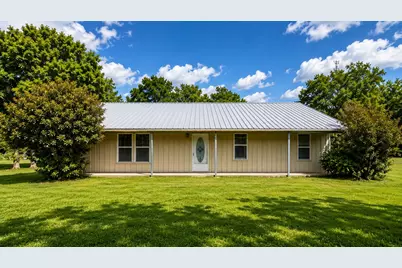 140 Pecan Street, Blossom, TX 75416 - Photo 1