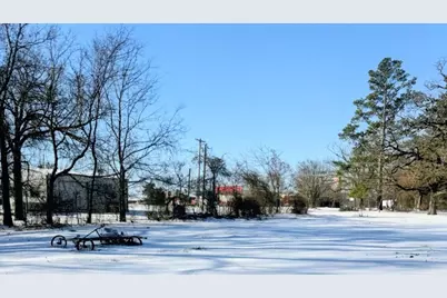 140 Pecan Street, Blossom, TX 75416 - Photo 13