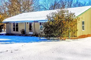 140 Pecan St, Blossom, TX 75416 - Photo 1