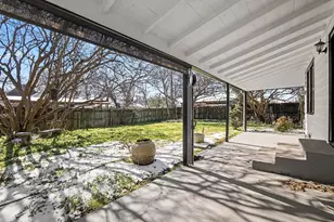 605 W Crockett St, Ennis, TX 75119 - Photo 25