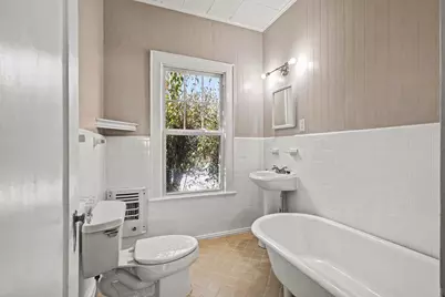 605 W Crockett Street, Ennis, TX 75119 - Photo 19