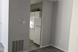 9600 Royal Ln, Dallas, TX 75243 - Photo 7