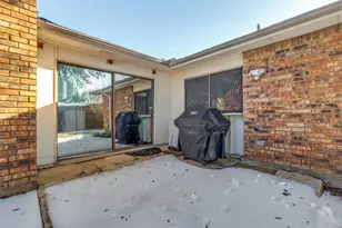 2038 Christie Ln, Carrollton, TX 75007 - Photo 25