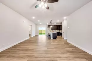 204 Walnut St, Whitesboro, TX 76273 - Photo 9