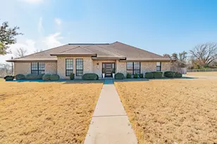 170 Brittain Cir, Stephenville, TX 76401 - Photo 1