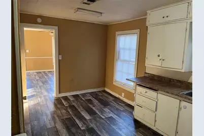 935 E Washington Street, Paris, TX 75460 - Photo 5