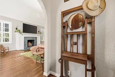 904 Clermont Avenue, Dallas, TX 75223 - Photo 3