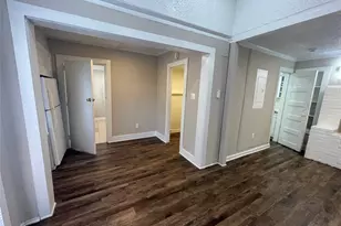 2008 Sanquinet St, Fort Worth, TX 76107 - Photo 5