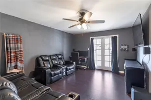 2906 Pacific Ct, Irving, TX 75062 - Photo 21