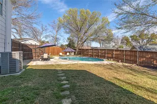 2906 Pacific Ct, Irving, TX 75062 - Photo 31