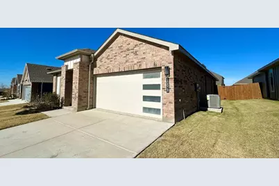 10828 Black Onyx Drive, Fort Worth, TX 76036 - Photo 3