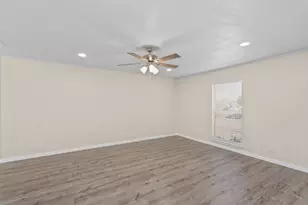 2201 Wildbriar Dr, Arlington, TX 76014 - Photo 5