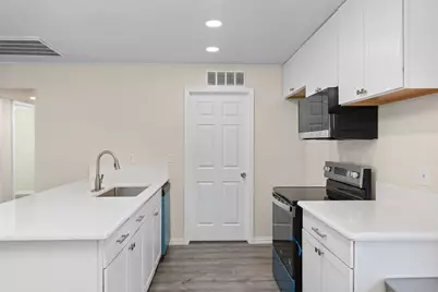 2201 Wildbriar Drive, Arlington, TX 76014 - Photo 9