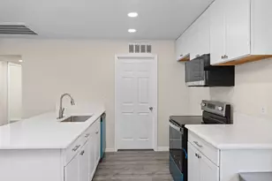 2201 Wildbriar Dr, Arlington, TX 76014 - Photo 9