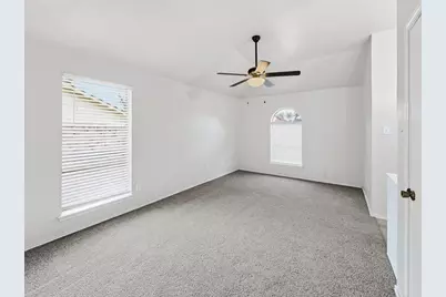 816 Midcreek Drive, Euless, TX 76039 - Photo 9