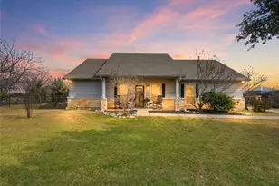 1130 N Lone Star Pkwy, McGregor, TX 76657 - Photo 3