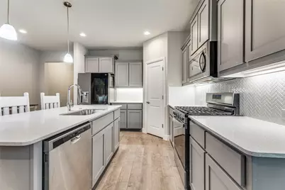 712 Greenford Manor, Fort Worth, TX 76247 - Photo 7