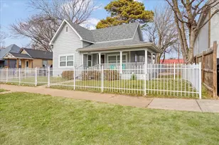 805 W Owings St, Denison, TX 75020 - Photo 3