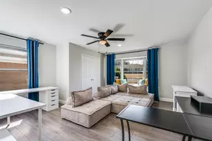 348 Thompson St, Fort Worth, TX 76134 - Photo 9