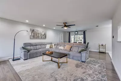 348 Thompson Street, Fort Worth, TX 76134 - Photo 7