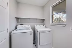 348 Thompson St, Fort Worth, TX 76134 - Photo 23