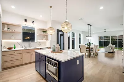 805 S Glasgow, Dallas, TX 75223 - Photo 17