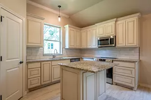 2714 Austin Dr, Granbury, TX 76048 - Photo 13