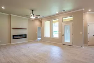 2714 Austin Dr, Granbury, TX 76048 - Photo 5