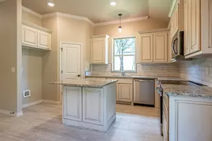 2714 Austin Dr, Granbury, TX 76048 - Photo 11