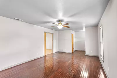 603 E Market Street, Mabank, TX 75147 - Photo 5