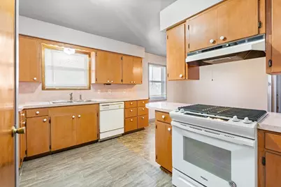 603 E Market Street, Mabank, TX 75147 - Photo 9