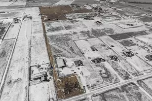 358 E Pecan St, Waxahachie, TX 75165 - Photo 5